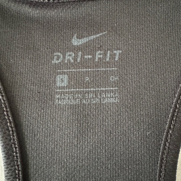 Women’s Nike Dri-Fit tank top size small - Picture 10 of 13